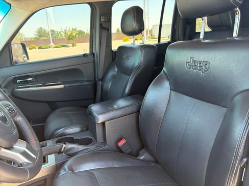 Used 2012 Jeep Liberty Limited Jet w/ Comfort/Convenience Group AWD/4WD image 14