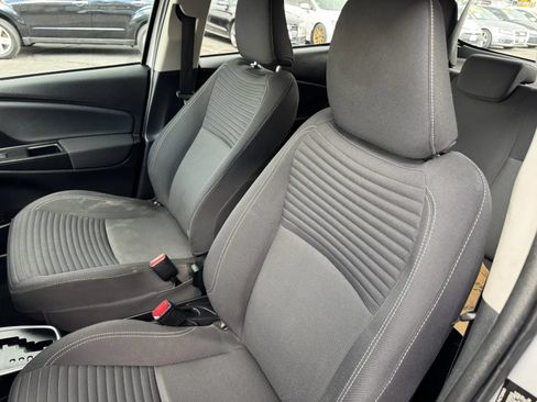 Used 2018 Toyota Yaris SE w/ Carpet Mat Package FWD image 12