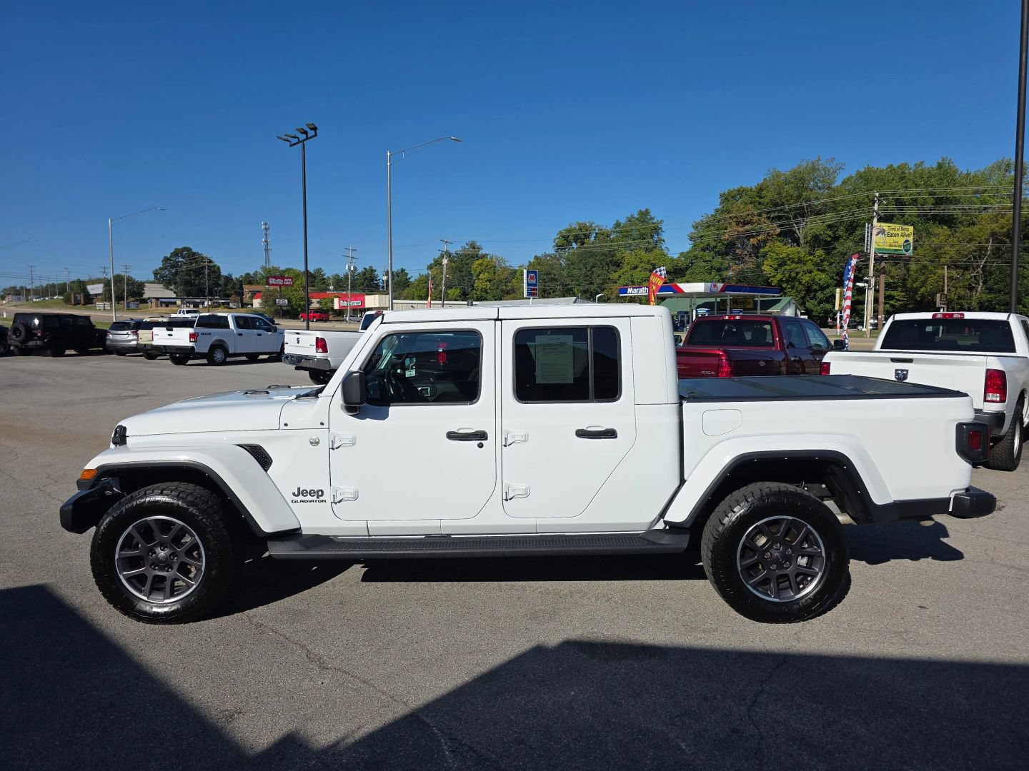 Used 2021 Jeep Gladiator Overland AWD/4WD image 2