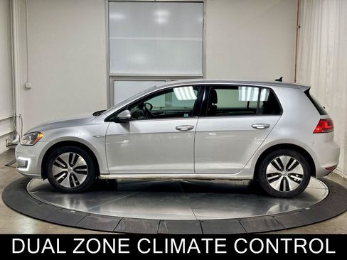 Used 2016 Volkswagen e-Golf SE FWD image 5
