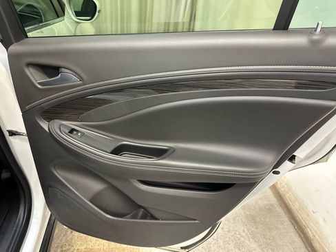 Used 2017 Buick Envision Essence image 29