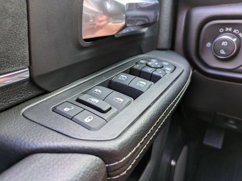 New 2026 RAM 2500 Laramie AWD/4WD image 29