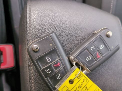 Used 2019 Volkswagen Tiguan SE w/ Panoramic Sunroof Package image 35