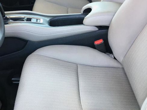 Used 2017 Honda HR-V LX image 12