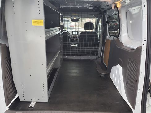 Used 2020 Ford Transit Connect XLT image 10