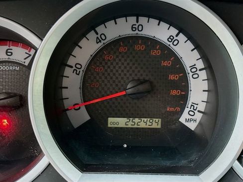 Used 2015 Toyota Tacoma 4x4 Double Cab image 12