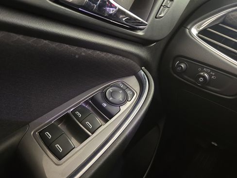 Used 2018 Chevrolet Malibu LT image 25