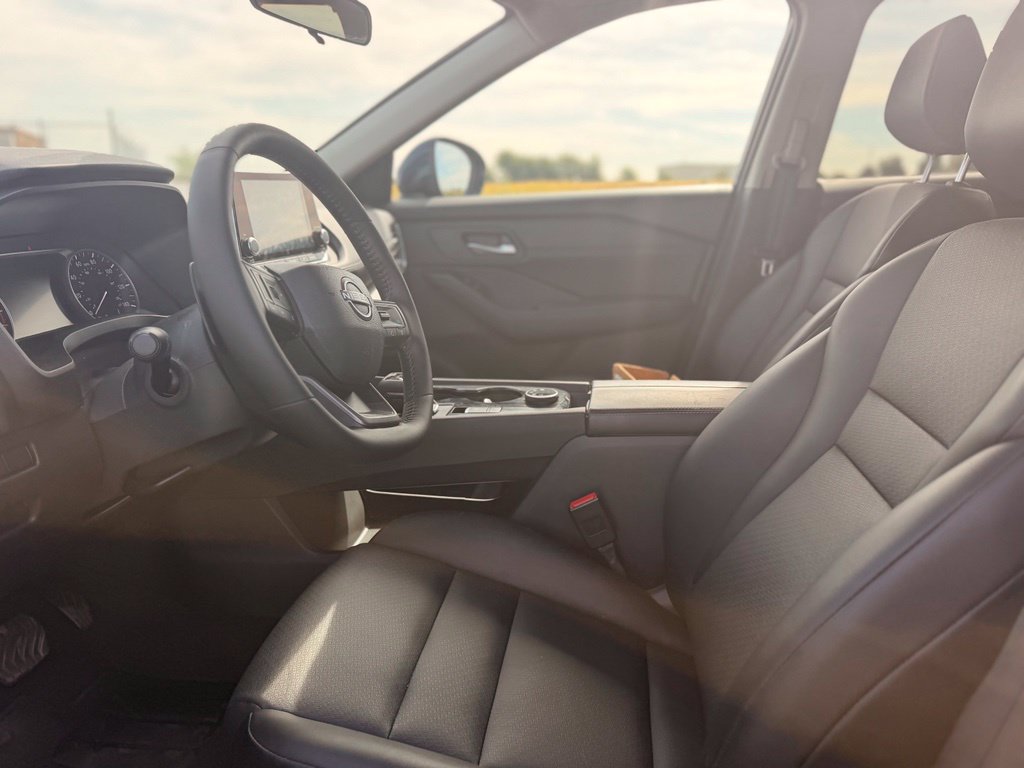 Certified 2026 Nissan Rogue SV w/ SV Premium Package AWD/4WD image 9
