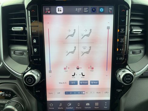 New 2026 RAM 1500 4x4 Crew Cab image 29