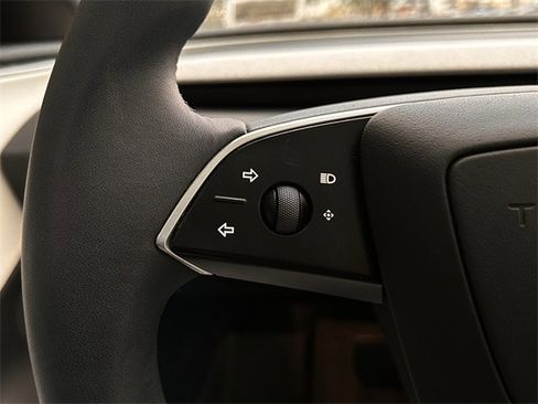 Used 2025 Tesla Model 3 Long Range image 14