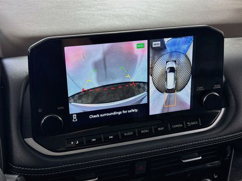 Used 2023 Nissan Rogue Platinum w/ Platinum Premium Package AWD/4WD image 3