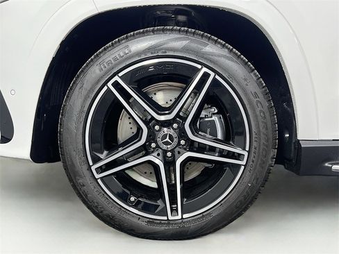 New 2025 Mercedes-Benz GLS 450 4MATIC image 33