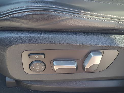 Used 2023 BMW X5 xDrive40i image 14