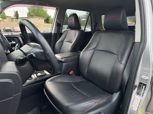Certified 2020 Toyota 4Runner Venture AWD/4WD image 2