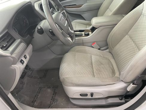 Used 2017 GMC Acadia SLE image 16