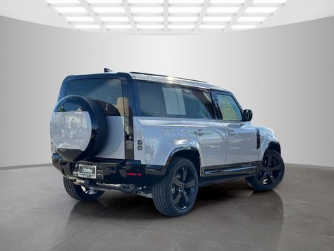 New 2026 Land Rover Defender 110 X-Dynamic SE image 5