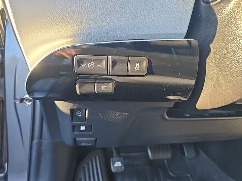 Certified 2018 Toyota Prius Prime Plus image 18