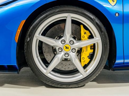 Certified 2022 Ferrari F8 Tributo RWD image 12