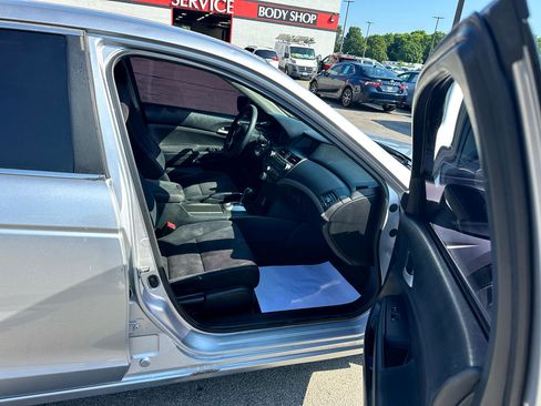 Used 2011 Honda Accord LX image 10