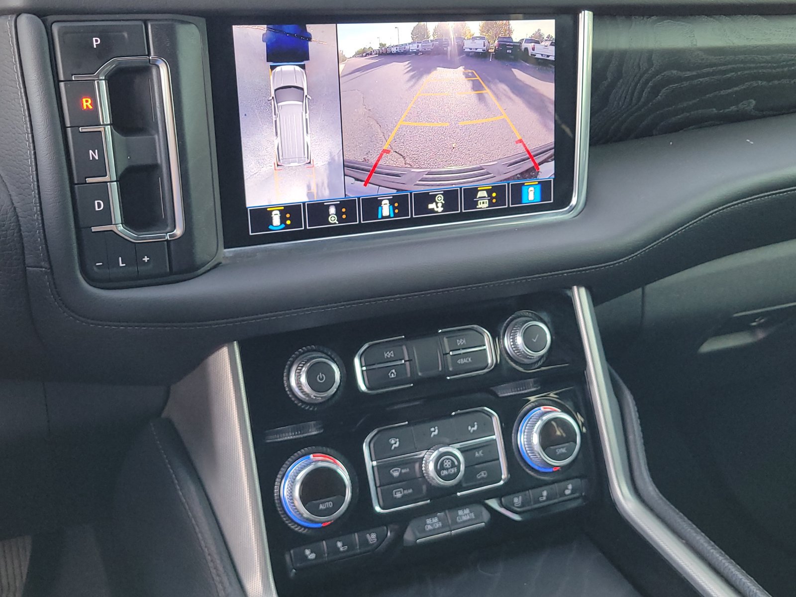 Used 2021 GMC Yukon XL Denali AWD/4WD image 19