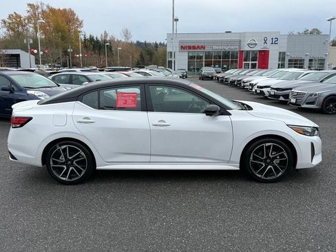 Used 2024 Nissan Sentra SR w/ SR Premium Package image 8