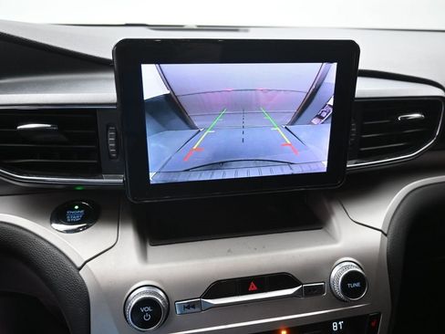 Used 2020 Ford Explorer XLT w/ Equipment Group 202A image 3