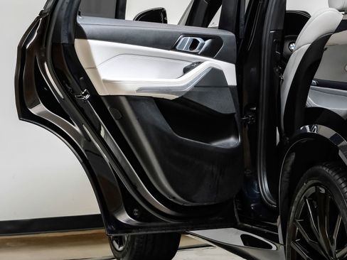 Used 2023 BMW X5 xDrive40i w/ M Sport Package image 49