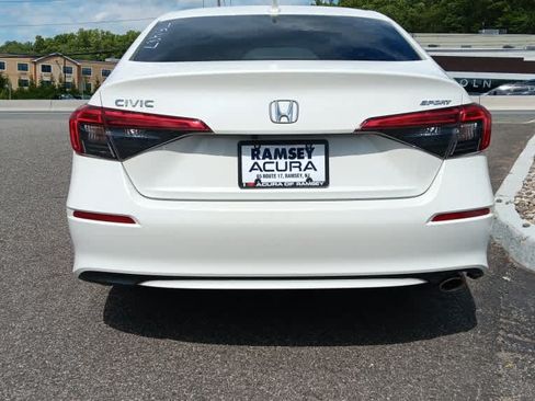 Used 2024 Honda Civic Sport image 4