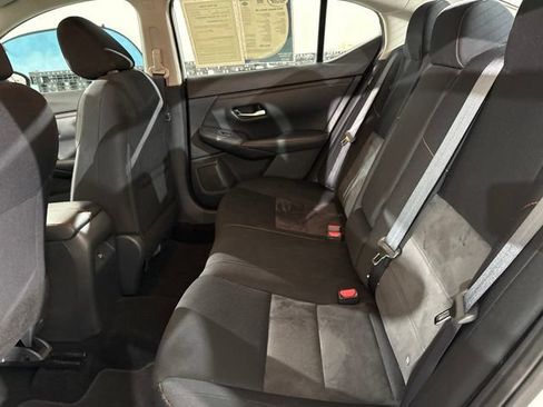 Used 2022 Nissan Sentra SR w/ Midnight Edition FWD image 17