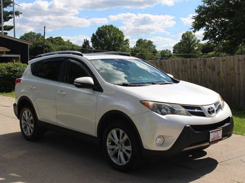 Used 2014 Toyota RAV4 Limited w/ Technology Package AWD/4WD image 2