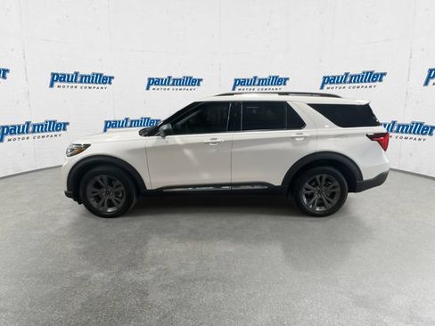 Used 2025 Ford Explorer Active w/ Active Comfort Package AWD/4WD image 7