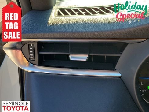 Used 2024 Toyota Venza Nightshade image 31