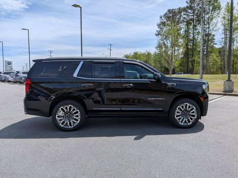 Used 2024 GMC Yukon Denali Ultimate AWD/4WD image 2