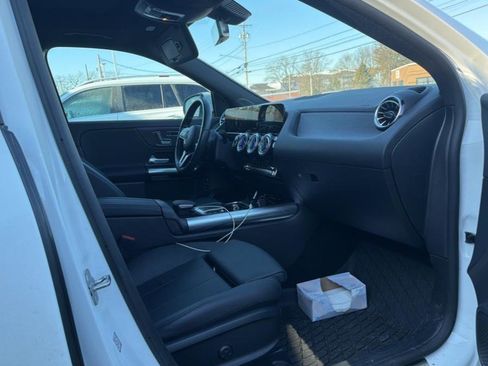 Used 2023 Mercedes-Benz GLA 250 4MATIC image 2