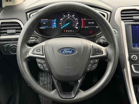 Used 2020 Ford Fusion SE FWD image 26