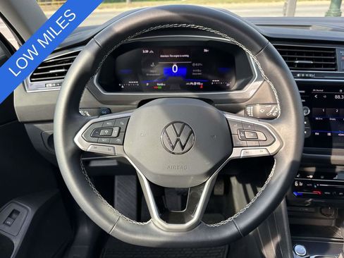 Used 2024 Volkswagen Tiguan SE image 15