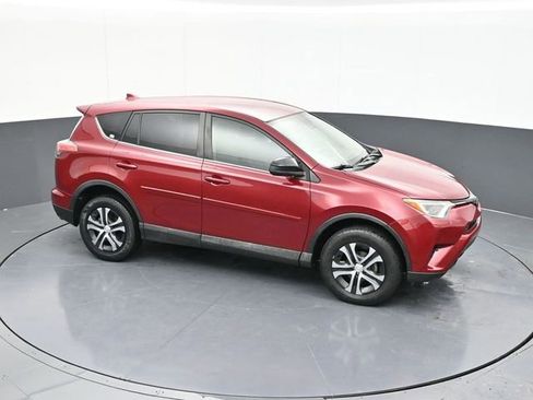 Used 2018 Toyota RAV4 LE image 58