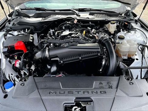 Used 2025 Ford Mustang Coupe RWD image 32