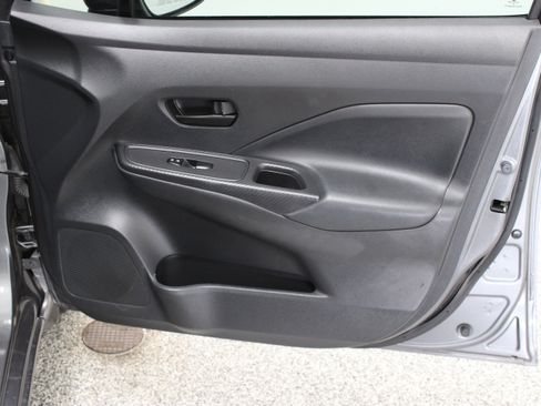 Used 2020 Nissan Versa S FWD image 32