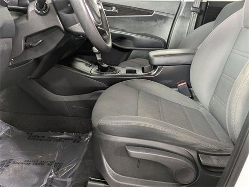 Used 2020 Kia Sorento LX image 10