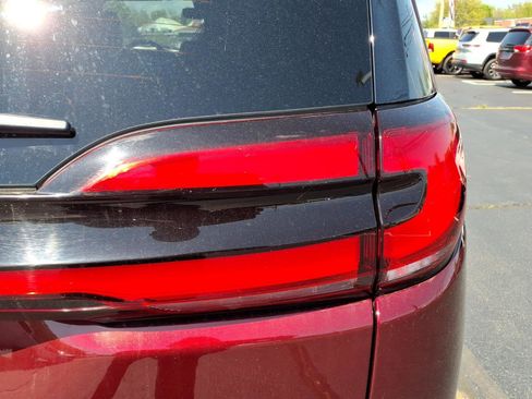 Certified 2022 Chrysler Pacifica Touring-L w/ S Appearance Package AWD/4WD image 16