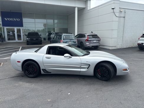 Used 2003 Chevrolet Corvette Z06 w/ Memory Package, 3 Drivers RWD image 2