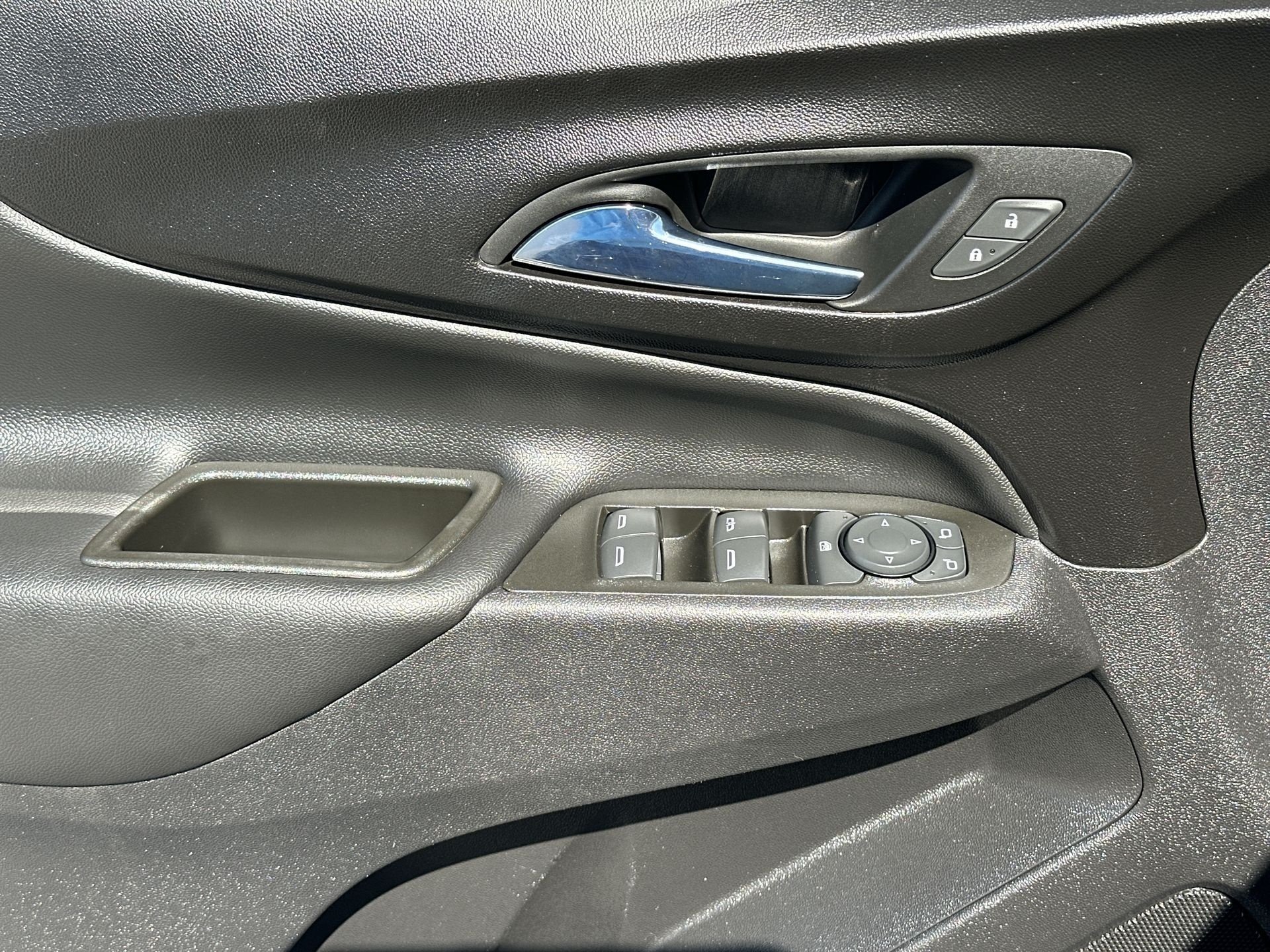 Certified 2023 Chevrolet Equinox LT FWD image 23