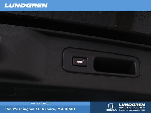 Used 2025 Honda Pilot TrailSport image 34