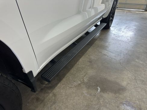 Used 2022 Chevrolet Silverado 1500 Custom AWD/4WD image 5