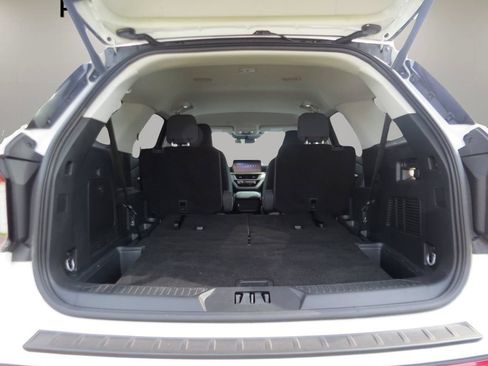 Used 2025 Ford Explorer Active RWD image 14