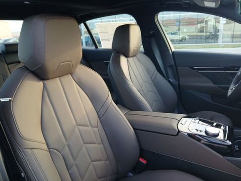 New 2025 BMW 530i 530i Retired Loaner w/ M Sport Package image 18