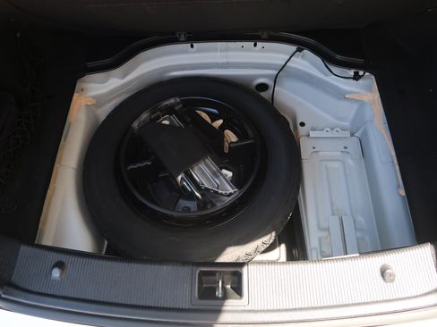Used 2013 Mercedes-Benz C 250 Sedan image 34