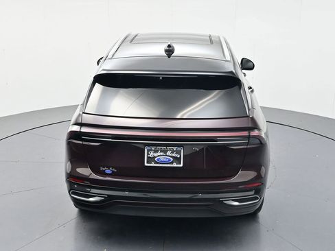 Used 2025 Lincoln Nautilus Reserve AWD/4WD image 46
