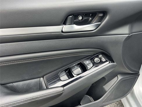 Certified 2021 Nissan Altima 2.5 SV w/ SV Premium Package image 22